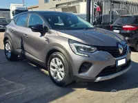 Usata Renault Captur Business 101 CV (74 kW) 2022 Grigio SUV