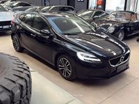 Usata Volvo V40 Business Edition 120 CV (88 kW) 2019 Nero metallizzato Berlina