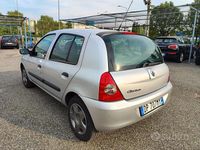 Usata Renault Clio II 58 CV (42 kW) 2008 Grigio Berlina
