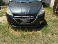 Usata Peugeot 208 Allure 68 CV (50 kW) 2013 Utilitaria