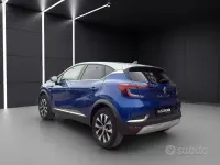 Usata Renault Captur Techno 91 CV (66 kW) 2024 Rosso SUV