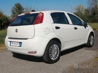 Usata Fiat Grande Punto 69 CV (50 kW) 2016 Bianco Utilitaria