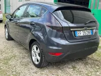 Begagnad Ford Fiesta Titanium 68 HK (50 kW) 2010 Grå Sedan