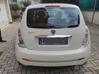 Usata Lancia Ypsilon 75 CV (55 kW) 2011 Bianco Utilitaria