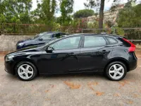Usata Volvo V40 Kinetic 120 CV (88 kW) 2018 Nero Berlina