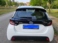 Usata Toyota Yaris Hybrid Business Edition 92 CV (67 kW) 2023 Bianco Utilitaria