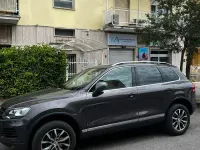 Usata VW Touareg 240 CV (176 kW) 2011 Grigio SUV