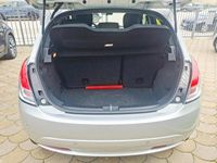 Usata Lancia Ypsilon Gold 69 CV (50 kW) 2018 Argento Utilitaria