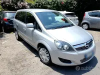 Usata Opel Zafira 150 CV (110 kW) 2011 Grigio Monovolume