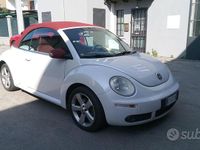 Usata VW Beetle 149 CV (109 kW) 2009 Bianco Cabrio