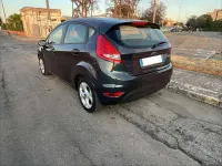 Usata Ford Fiesta 70 CV (51 kW) 2012 Grigio Berlina