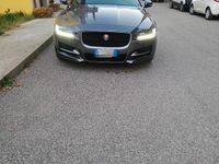 Usata Jaguar XE 180 CV (132 kW) 2017 Grigio Berlina