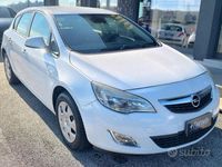 Usata Opel Astra Cosmo 101 CV (74 kW) 2010 Bianco Berlina
