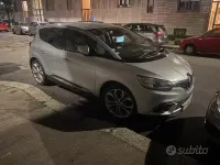 Usata Renault Scénic IV Black Edition 120 CV (88 kW) 2020 Grigio Monovolume