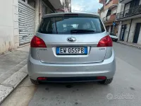 Usata Kia Venga 90 CV (66 kW) 2014 Grigio Utilitaria