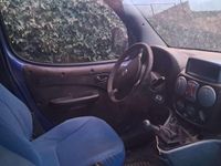 Usata Fiat Doblò 106 CV (77 kW) 2004 Blu/azzurro Monovolume
