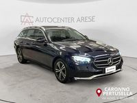 Usata Mercedes E300 Business 194 CV (142 kW) 2021 Blu metallizzato Station wagon