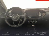 Käytetty Toyota Aygo X Active 72 HP (52 kW) 2023 Musta Katumaasturi