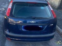 Begagnad Ford Focus 90 HK (66 kW) 2006 Blå Sedan