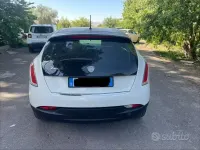 Begagnad Lancia Delta Gold 120 HK (88 kW) 2012 Vit Halvkombi