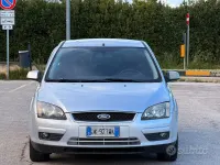 Begagnad Ford C-MAX 90 HK (66 kW) 2007 Grå Minibuss