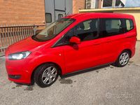 Usata Ford Tourneo Courier 75 CV (55 kW) 2017 Rosso Monovolume