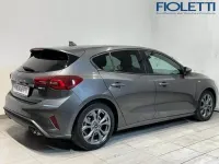 Usata Ford Focus ST-Line 125 CV (91 kW) 2023 Magnetic grey (metallizzato) Berlina