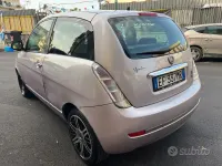 Usata Lancia Ypsilon 60 CV (44 kW) 2010 Viola Utilitaria