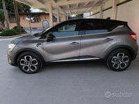 Usata Renault Captur Techno 101 CV (74 kW) 2023 Grigio SUV
