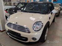 Usata Mini Cooper Cabriolet 122 CV (89 kW) 2014 Beige Cabrio