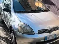 Begagnad Toyota Yaris 86 HK (63 kW) 2000 Grå Sedan