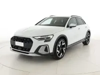 Käytetty Audi A3 Ambiente 150 HP (110 kW) 2025 Valkoinen Sedan