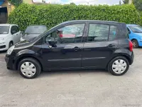 Käytetty Renault Modus Dynamique 75 HP (55 kW) 2008 Musta Tila-auto