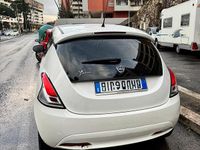 Usata Lancia Ypsilon 69 CV (50 kW) 2017 Bianco Utilitaria