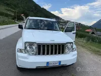 Usata Jeep Cherokee 200 CV (147 kW) 2011 Bianco SUV