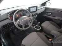 Usata Dacia Jogger Extreme 91 CV (66 kW) 2024 Verde oxide Monovolume