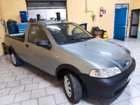 Usata Fiat Strada 80 CV (58 kW) 2004 Grigio Pick-up