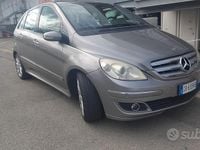Usata Mercedes B180 109 CV (80 kW) 2007 Grigio Monovolume
