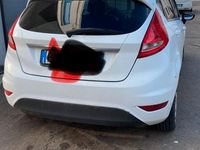 Usata Ford Fiesta Titanium 90 CV (66 kW) 2012 Bianco Utilitaria