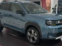 Nuova Fiat Grande Panda Pop 100 CV (73 kW) 2026 Rosso Utilitaria