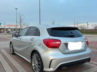 Usata Mercedes A180 Premium 2015 Grigio Berlina