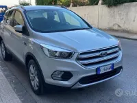 Usata Ford Kuga 120 CV (88 kW) 2017 Grigio SUV