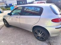 Begagnad Alfa Romeo 147 140 HK (102 kW) 2004 Halvkombi