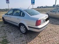 Usata VW Passat 150 CV (110 kW) 1998 Grigio Berlina