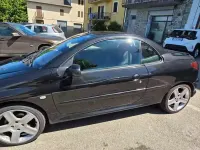 Usata Peugeot 206 CC 109 CV (80 kW) 2006 Nero Cabrio