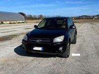 usata Toyota RAV4 RAV 42.2 d-cat Luxury 150cv auto dpf my09