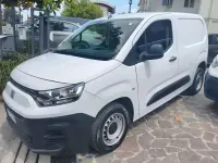 Usata Fiat Doblò 101 CV (74 kW) 2023 Bianco Monovolume