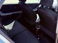 Usata Toyota Yaris 90 CV (66 kW) 2010 Grigio Utilitaria