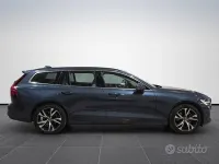 Usata Volvo V60 Core 197 CV (144 kW) 2023 Blu Station wagon