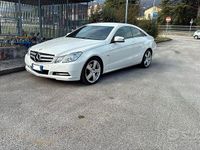 Usata Mercedes E220 Executive 170 CV (125 kW) 2010 Bianco Coupé